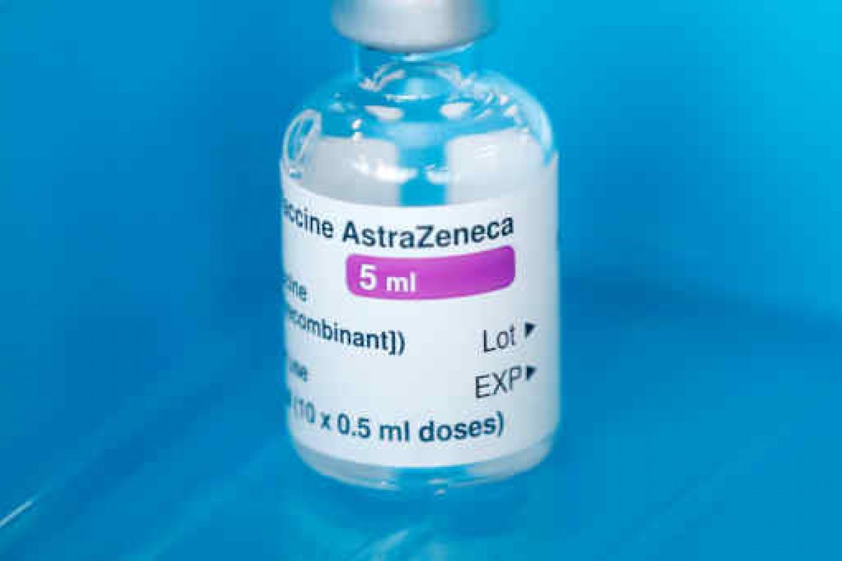 Agência europeia afirma que coágulos em vacinados não têm relação com doses da AstraZeneca 