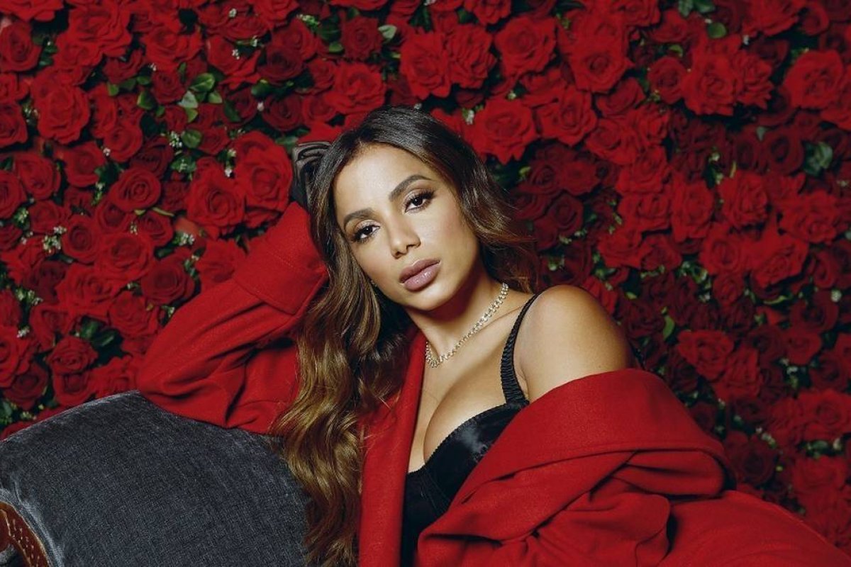 Após sair em defesa da Amazônia, Anitta é chamada de hipócrita por uma Índia