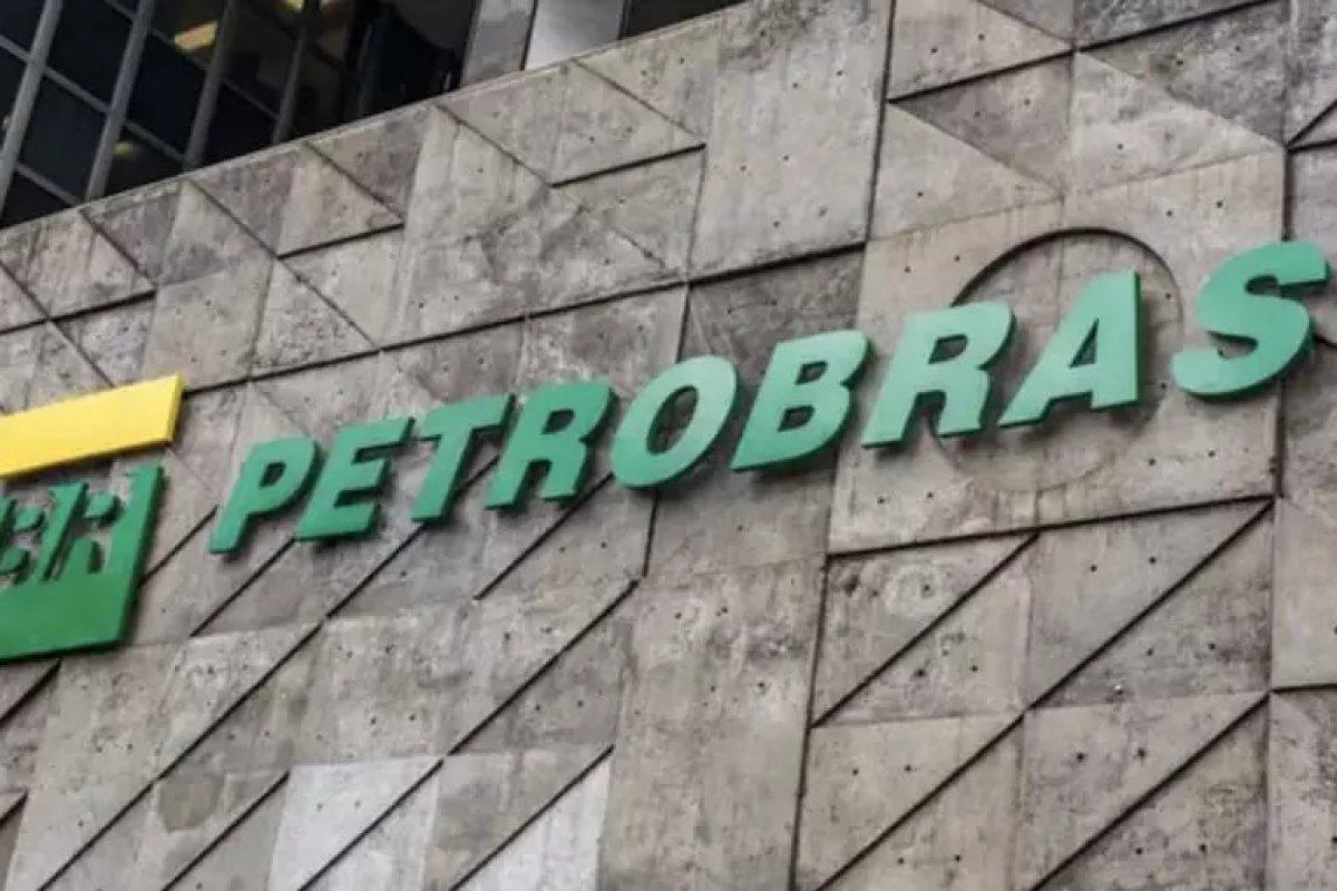 Petrobras aumenta teto de pagamento para diretores e conselheiros da estatal