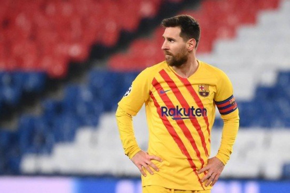 PSG já tem plano para tirar Messi do Barcelona, diz TV