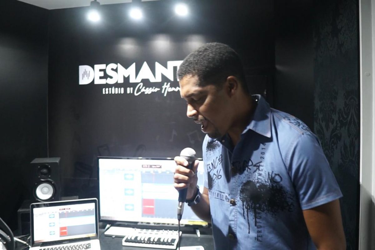 Raffinha Oliver prepara lançamento de segundo single autoral