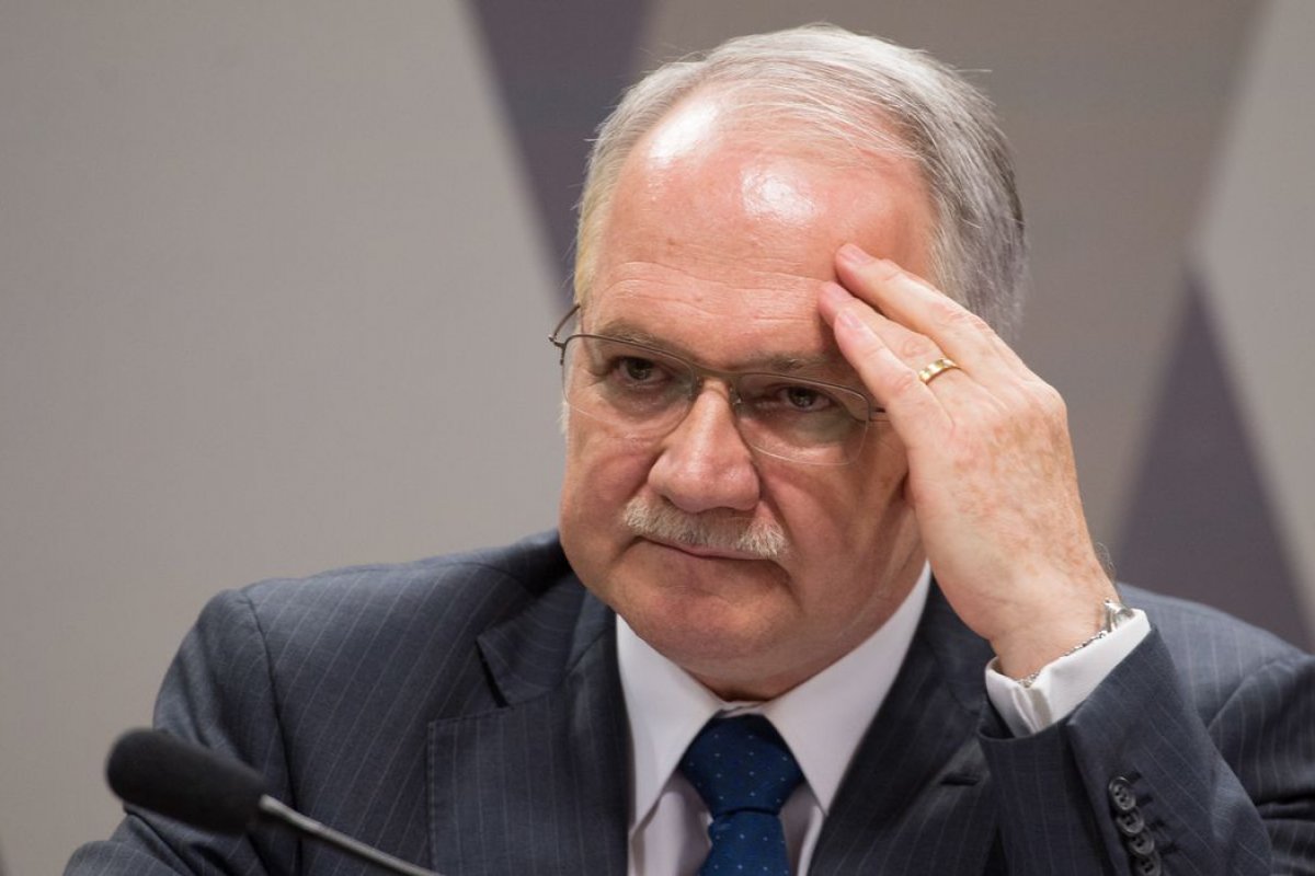 STF determina reforço na segurança do ministro Fachin e familiares