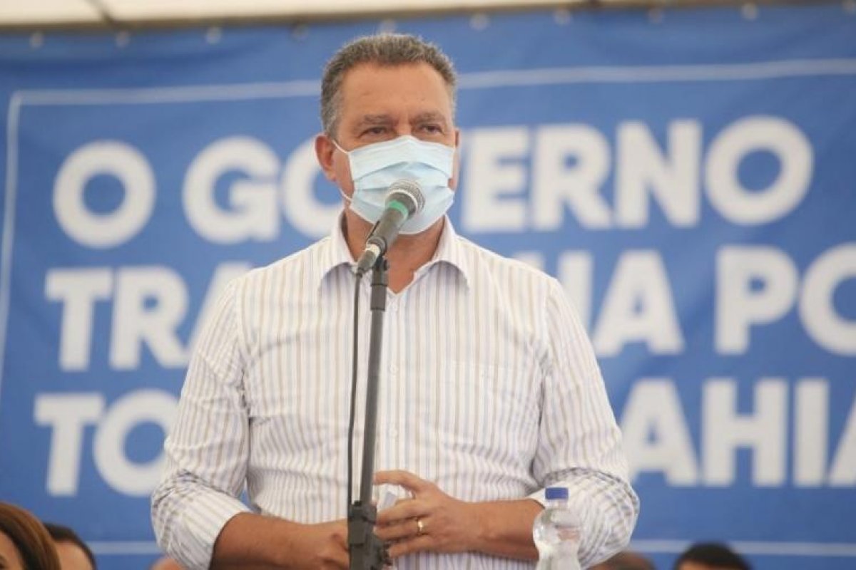 Rui confirma compra de 9,7 milhões de doses da vacina 'Sputnik V'