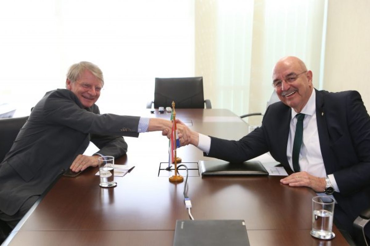 Brasil busca ampliar cooperação cultural com Países Baixos e China