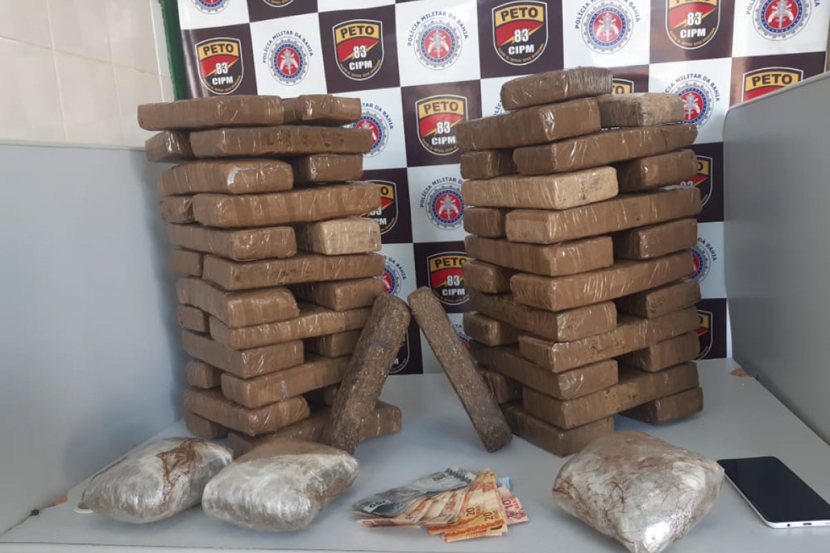 Homem é preso com 49 tabletes de maconha no oeste da Bahia