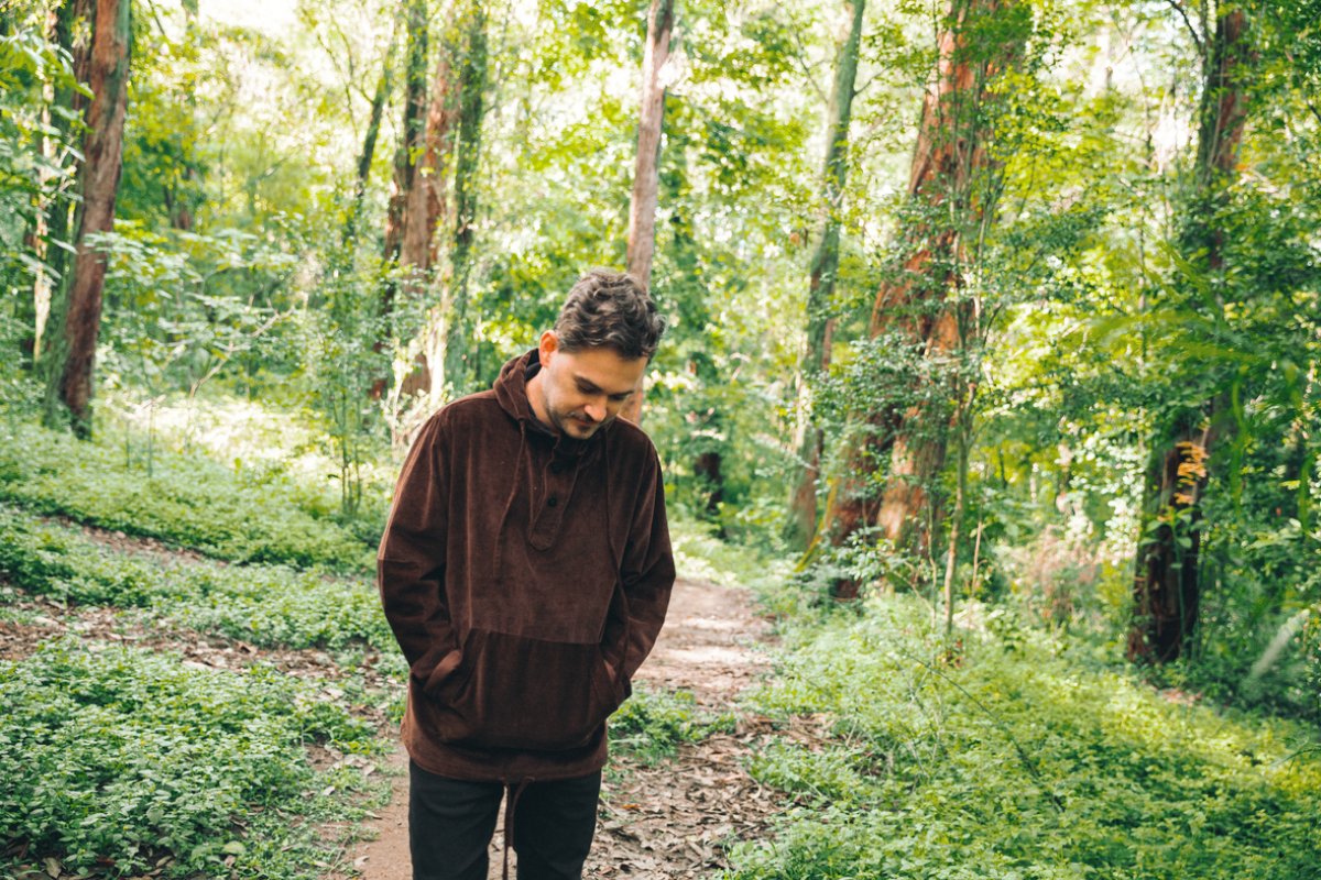 Dramón une experimentações e guitarras em novo single