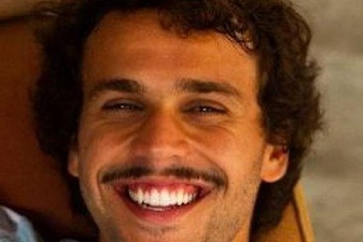 Filho de Pedro Bial e Giulia Gam revela capa de seu primeiro EP feito na pandemia