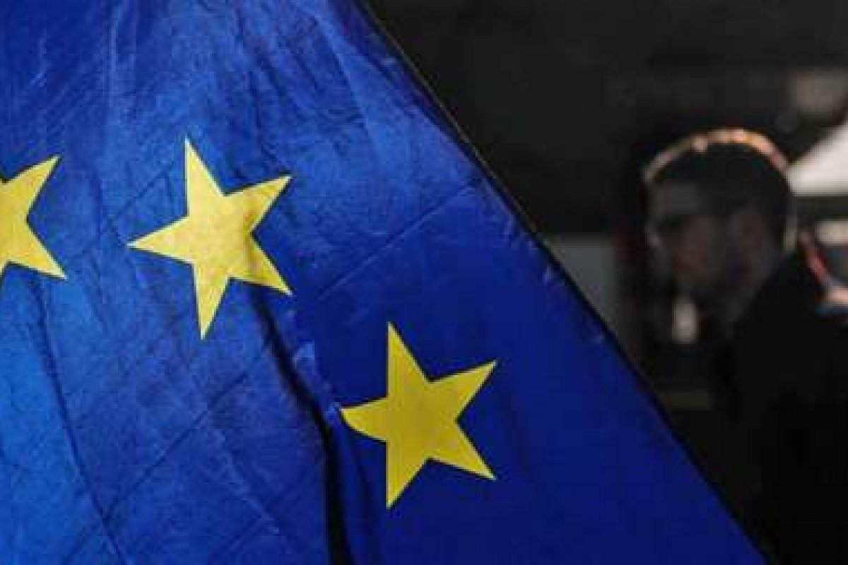 "Passaporte verde" deve entrar em vigor antes do início do verão europeu