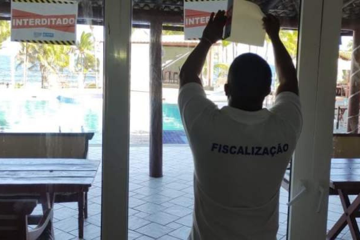 Mais de 50 estabelecimentos são interditados por decumprimento de lockdown em Salvador