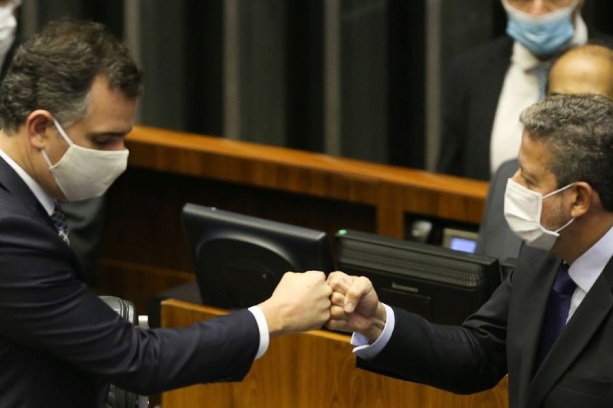 Auxílio Emergencial: Presidentes da Câmara e do Senado afirmam necessidade de limitar os gastos públicos