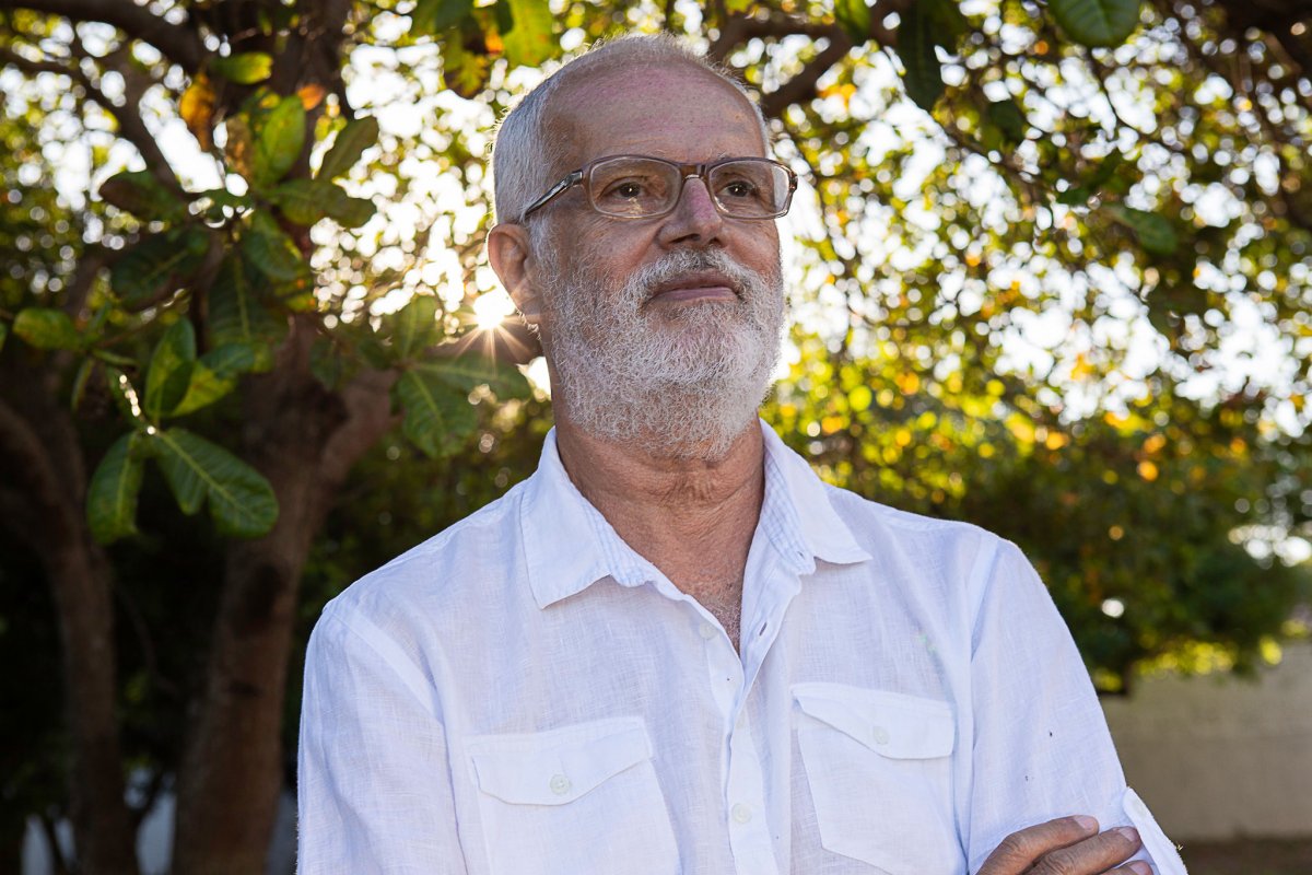 Roberto Mendes lança seu primeiro EP