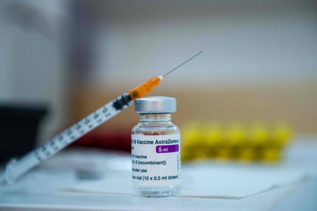 Alemanha, França e Itália suspendem uso da vacina de Oxford