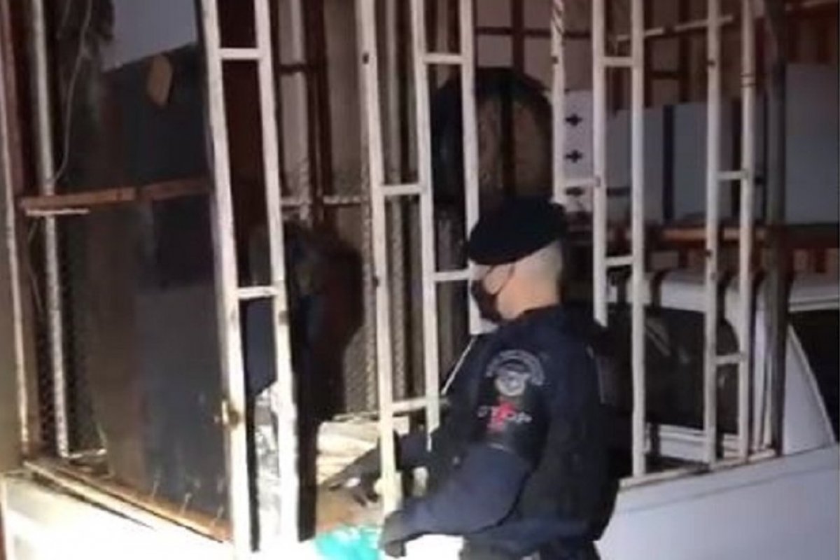 Homem é preso suspeito de manter filho de seis anos em jaula no DF