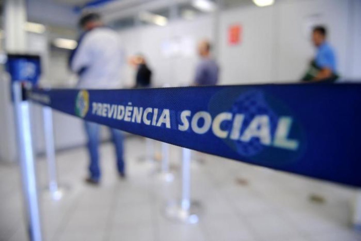 Prova de vida de servidores aposentados e pensionistas segue suspensa até 31 de maio