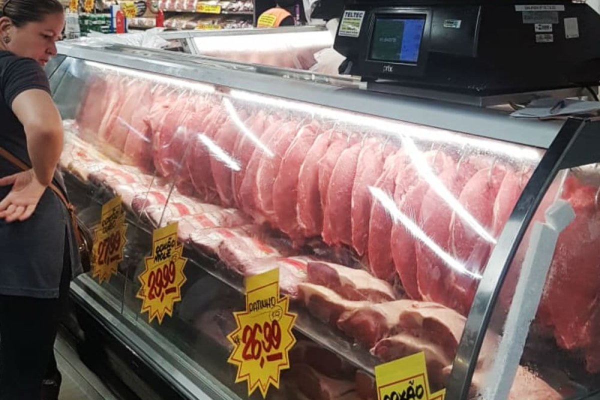 Carne sobe 1,72% em fevereiro e acumula alta de 29,5% nos últimos 12 meses
