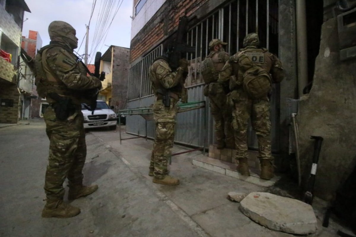 Vinte suspeitos são presos durante uma operação na Bahia e no Rio de Janeiro