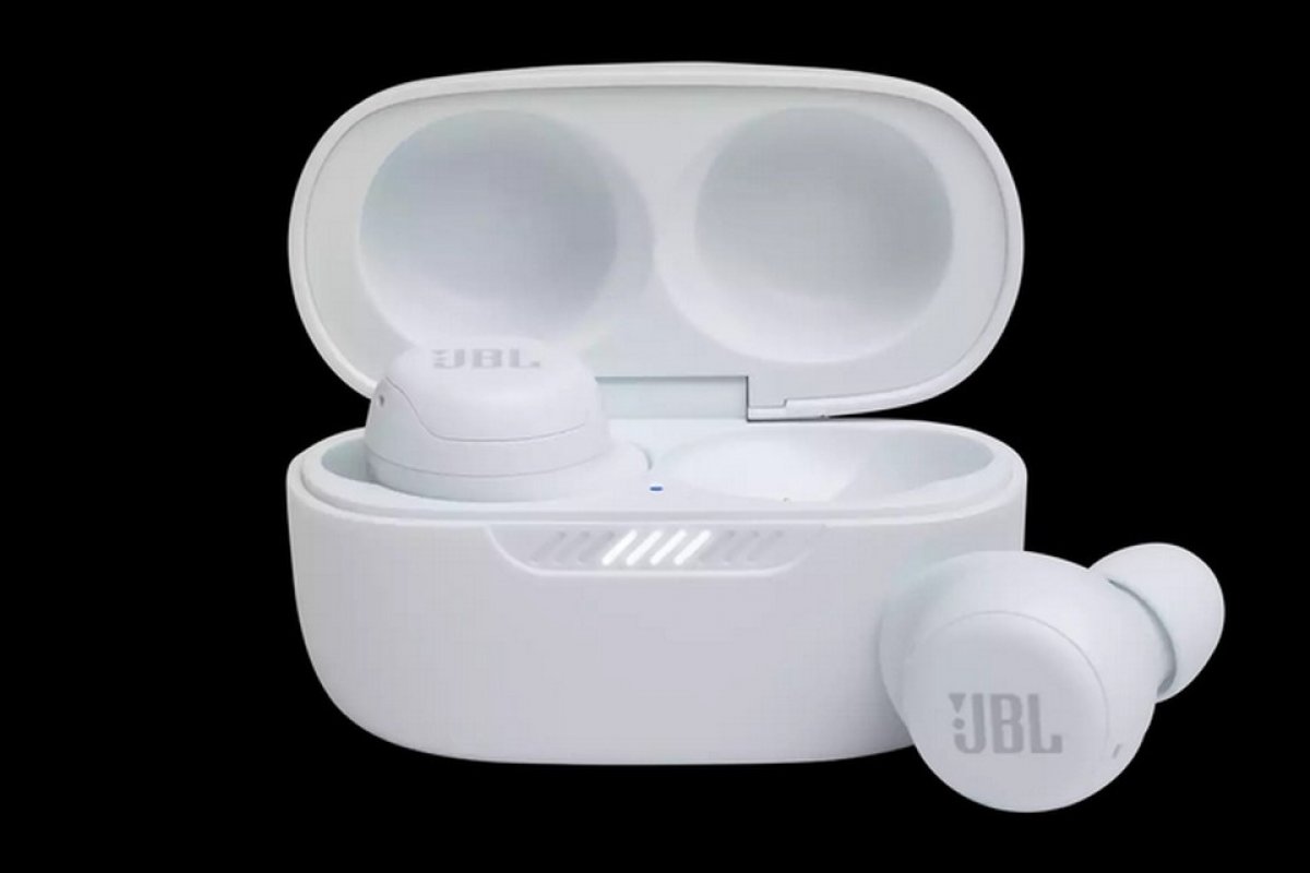 JBL lança fone que promete até 21h de bateria sem carregador