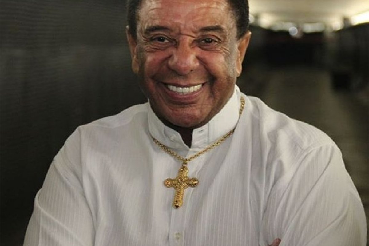Aos 84 anos, Agnaldo Timóteo é internado em UTI com Covid-19