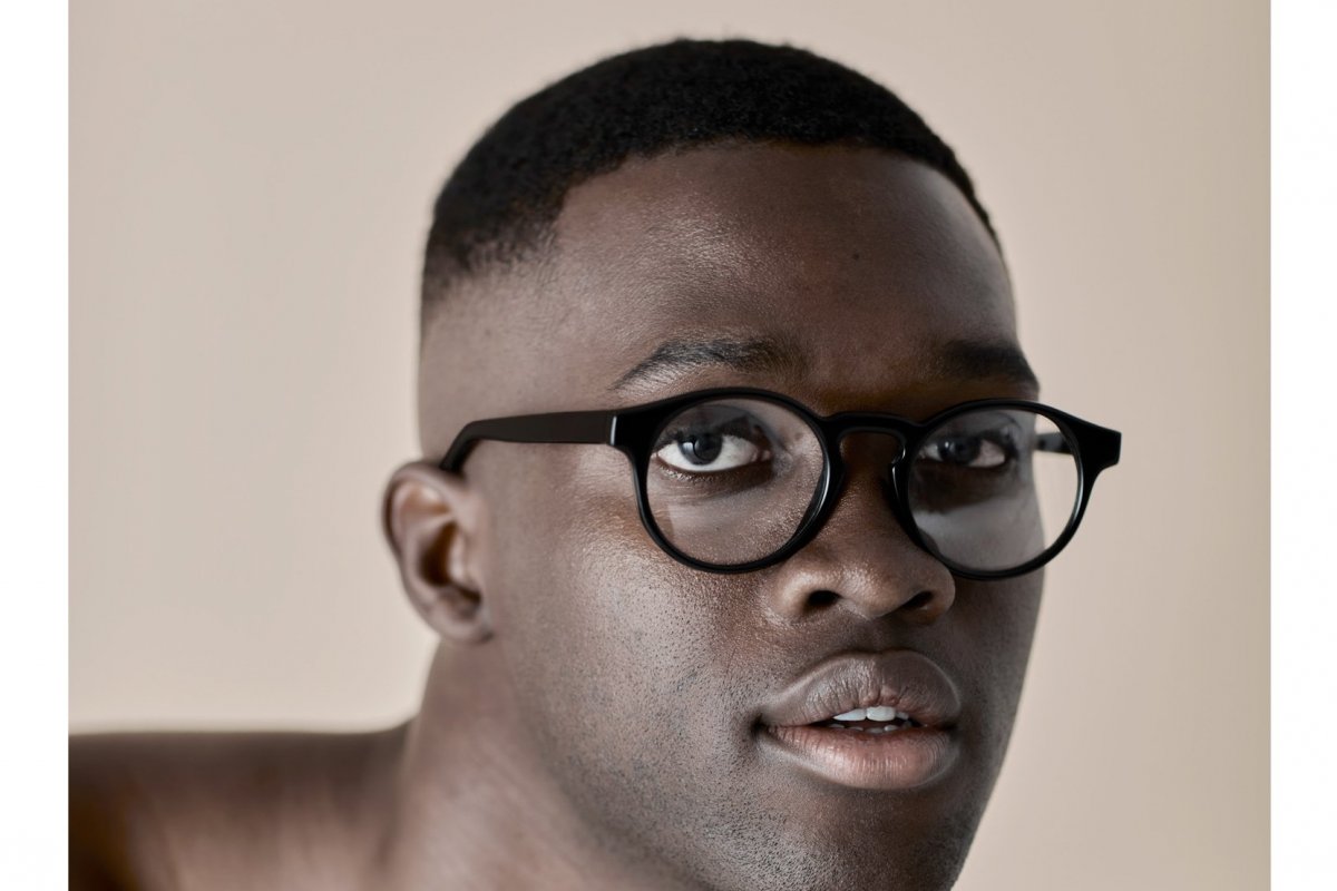 Nova coleção da Oyo for Us celebra a diversidade racial, tem lucro 100% revertido para projeto social e traz na campanha Seu Jorge e outros nomes