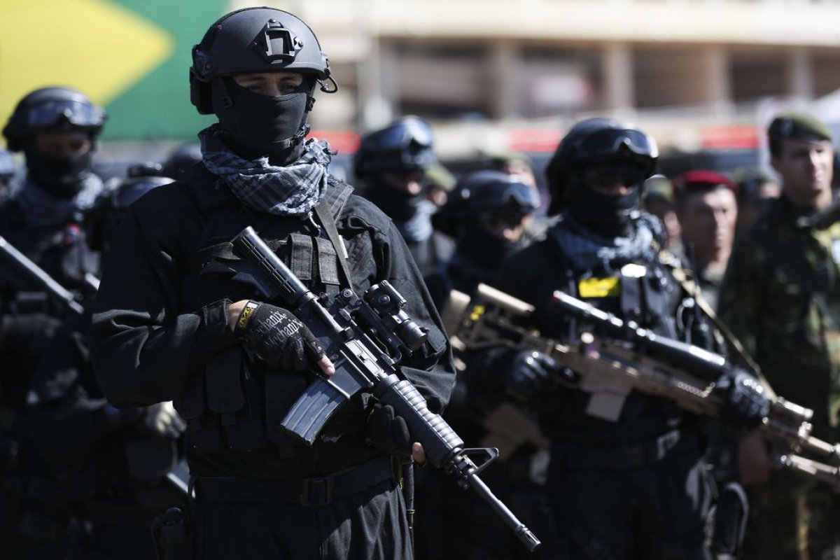 Parlamentares do PSB acionam PGR para apurar gastos das Forças Armadas com bacalhau e salmão