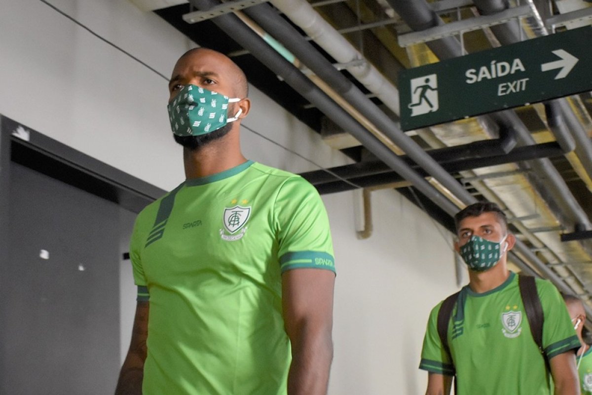 Bahia se interessa por zagueiro do América-MG