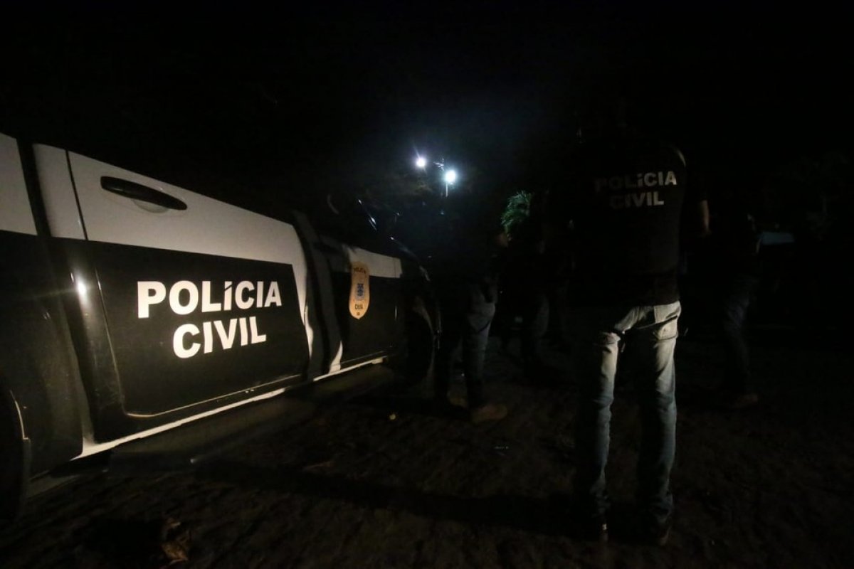 Operação policial cumpre mandados de busca e apreensão contra tráfico de drogas em Cachoeira
