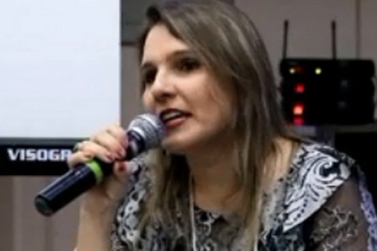 Juíza de Sergipe diz que colegas do Judiciário fazem "teste do sofá"