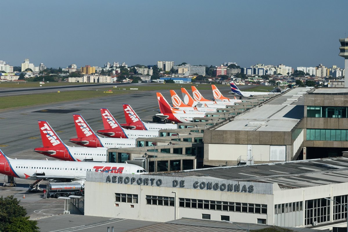 Em meio ao aumento de casos, apenas 8 países ainda permitem a entrada de Brasileiros