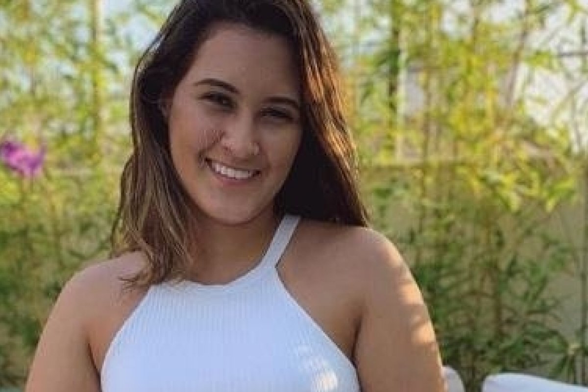 Beleza da filha de Fátima Bernardes e William Bonner chama a atenção na web