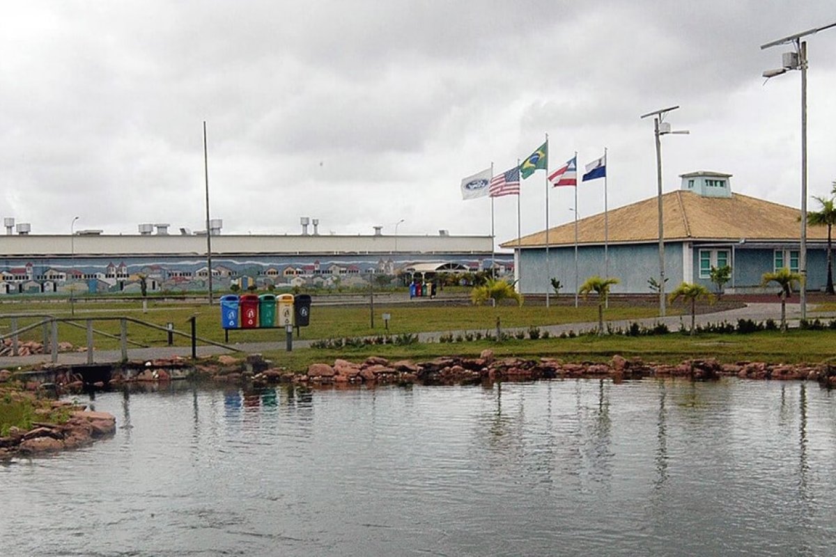 Justiça suspende demissões de funcionários da Ford