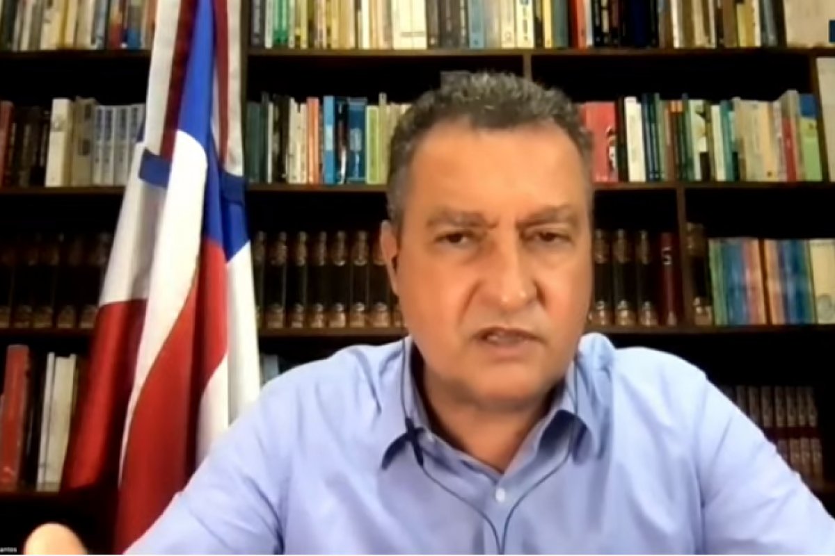 " eu fui na Rússia comprar a vacina