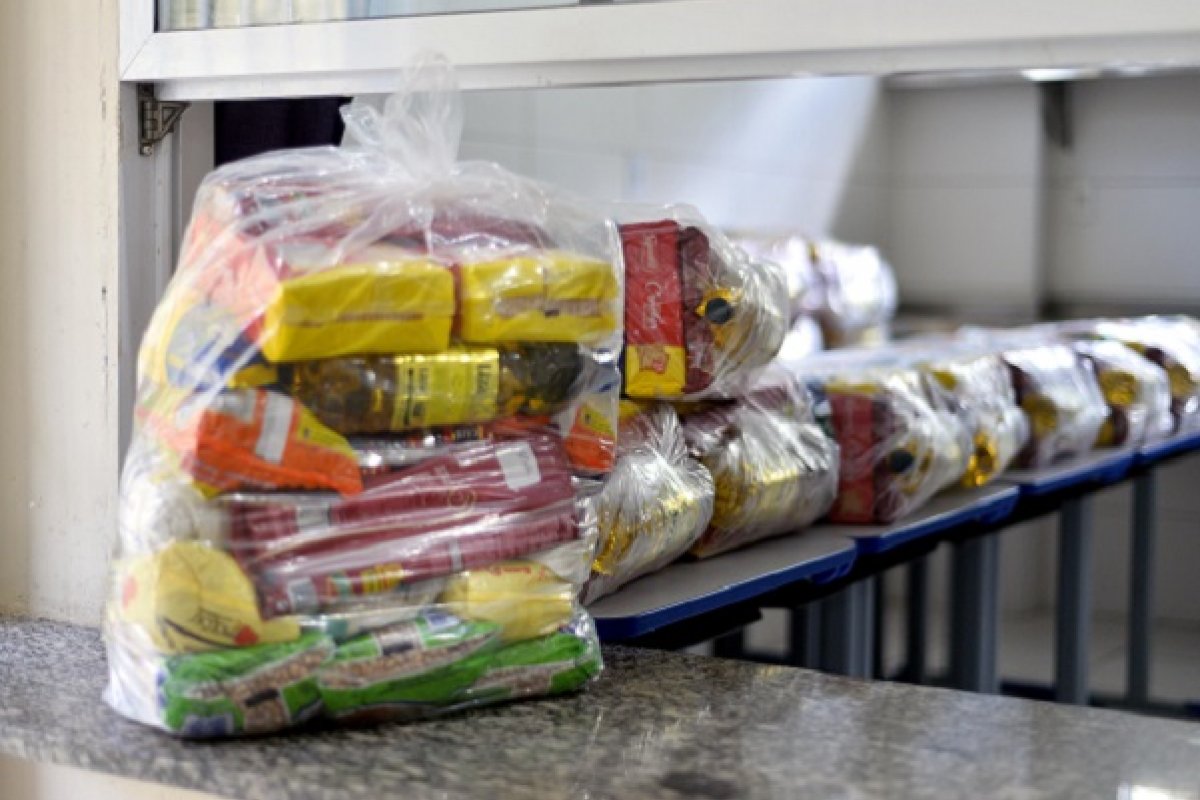 Prefeitura anuncia nova etapa de entrega de cestas básicas a alunos da rede municipal