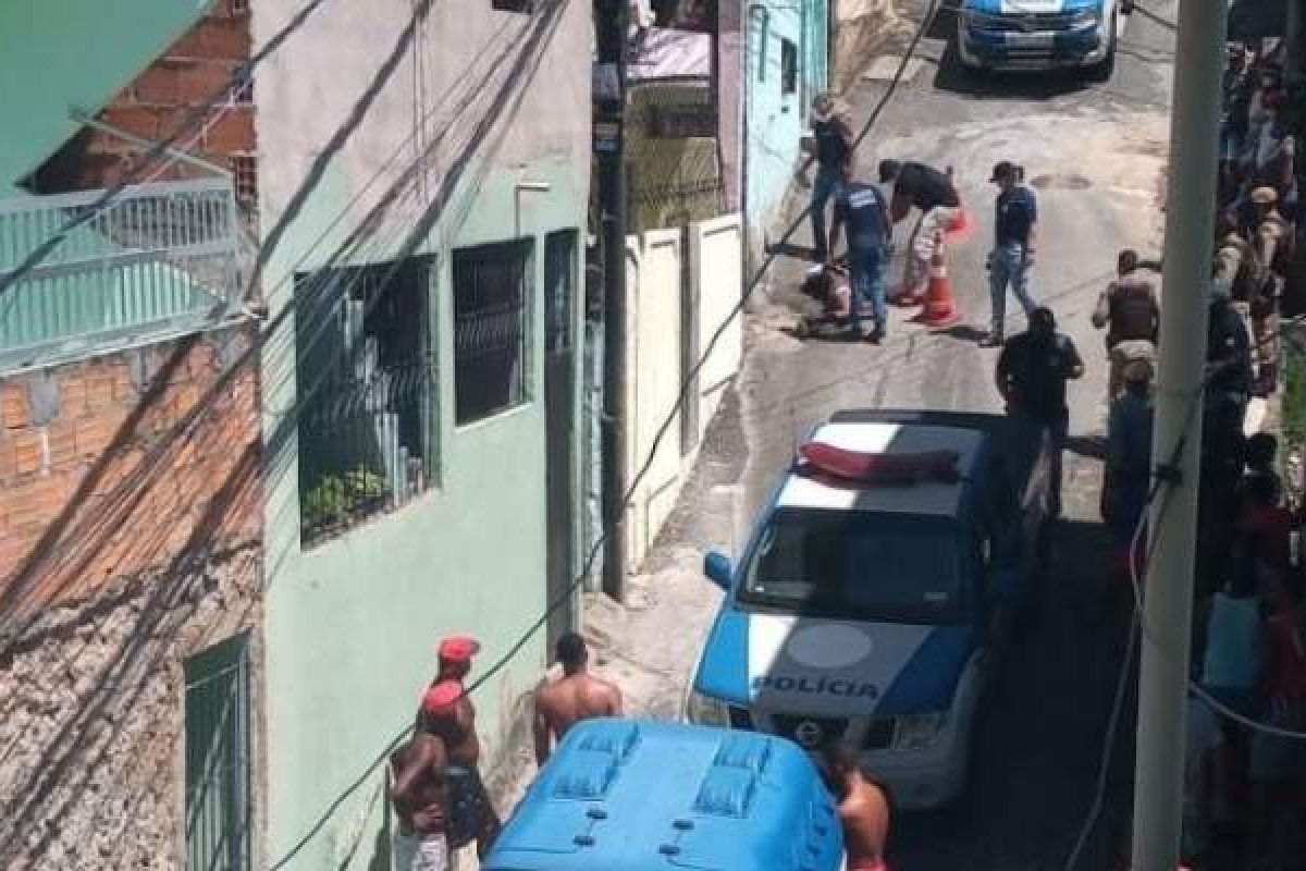 Homem é morto a tiros e golpes de facão no bairro de Pernambués, em Salvador