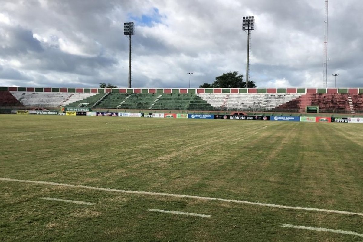 Precisando vencer para não seguir em situação crítica no campeonato, Bahia visita Flu de Feira no Baianão