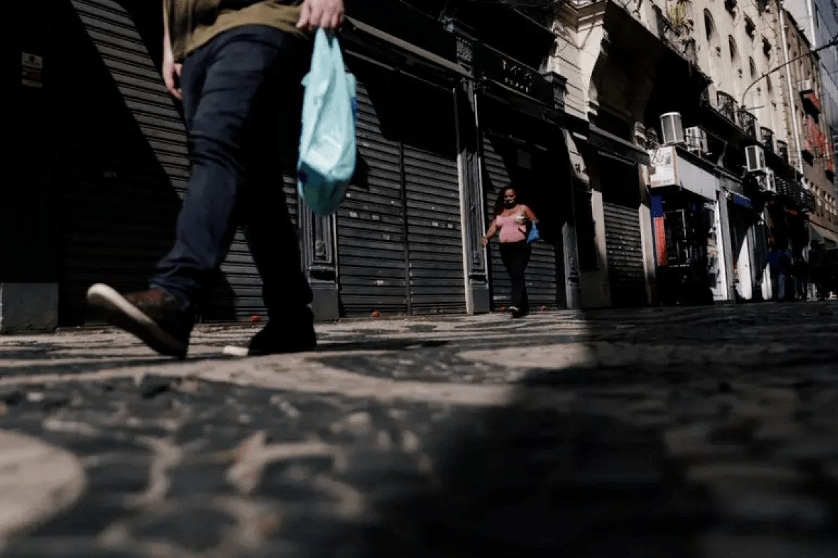 Brasil cai doze posições em ranking global de felicidade, aponta estudo