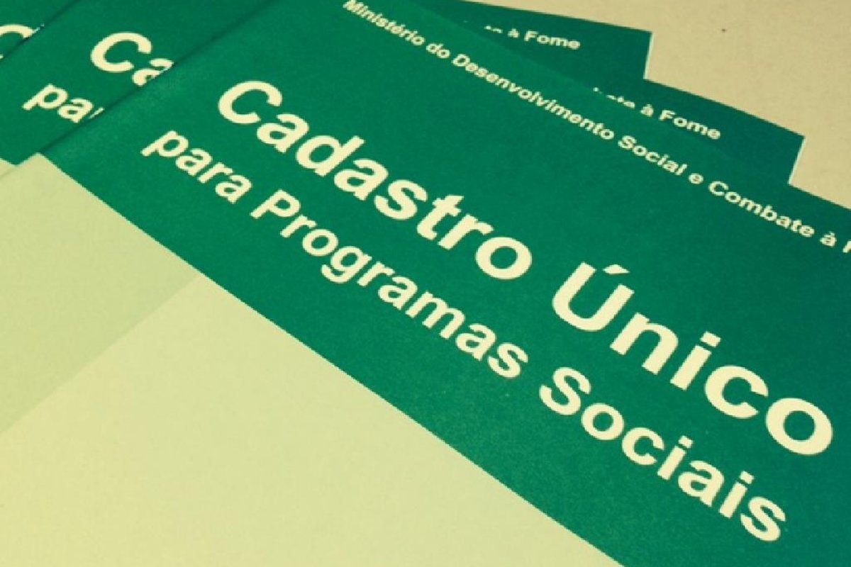 Pessoas de baixa renda podem se cadastrar no CadÚnico para obter ajuda dos órgãos responsáveis