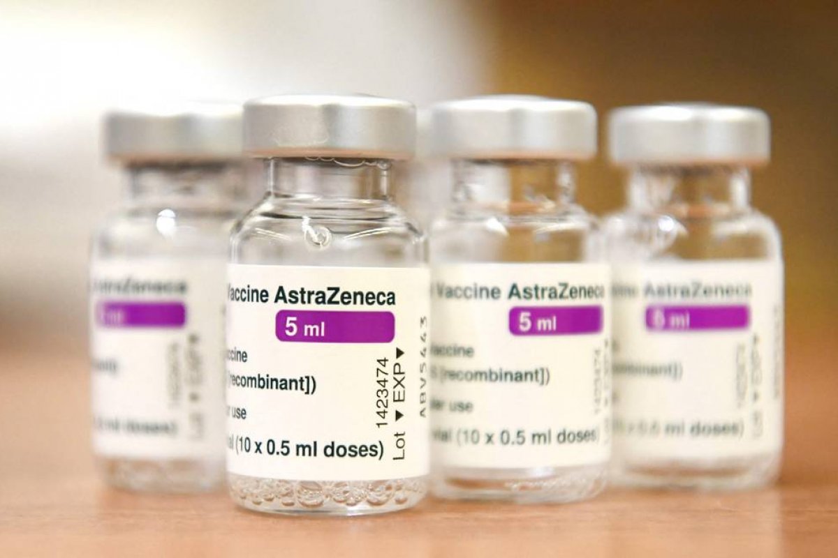 Segundo agência, instituto Serum pode atrasar envio de vacinas da AstraZeneca para o Brasil