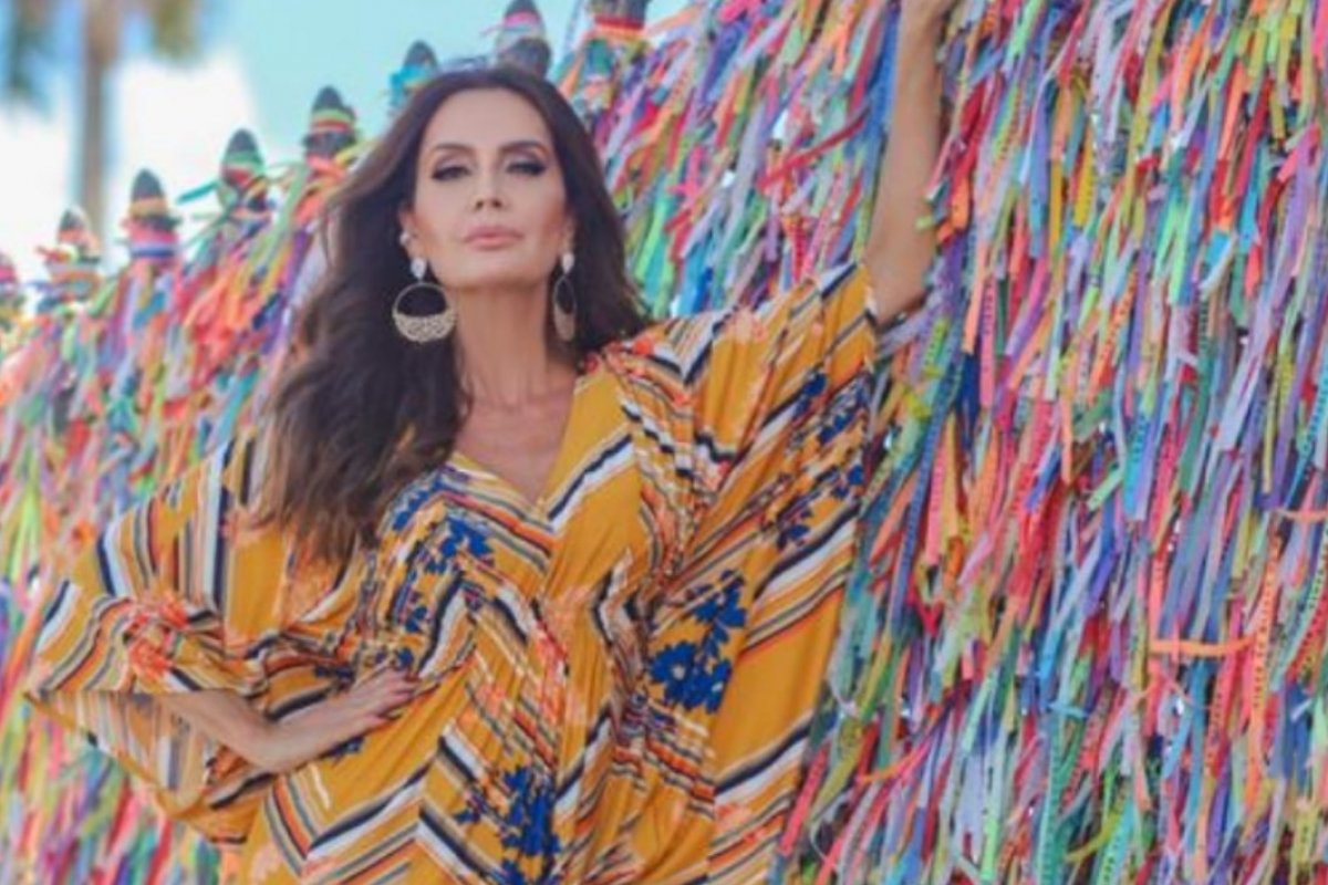 Claudia Métne  supreende seus seguidores e fãs realizando uma fashion trip na capital baiana!