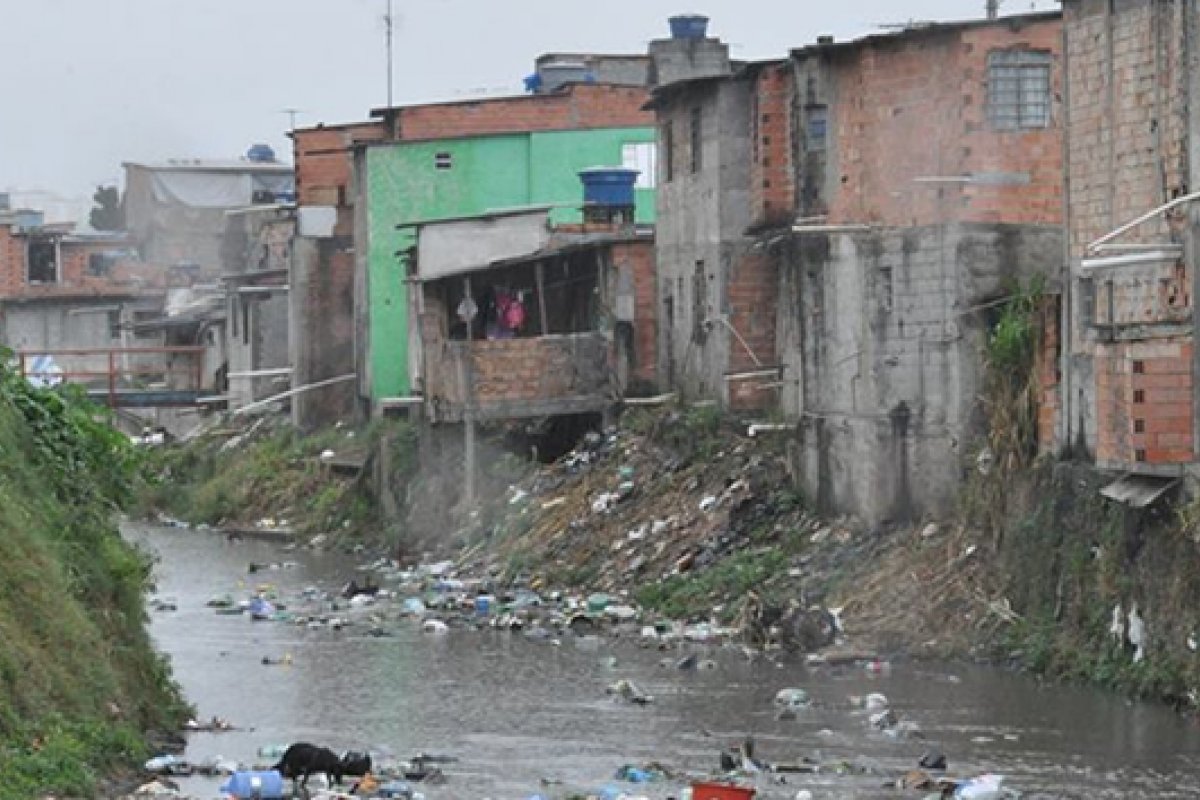 Mais de 5 milhões de brasileiros não têm água potável nas 100 maiores cidades do país, aponta relatório