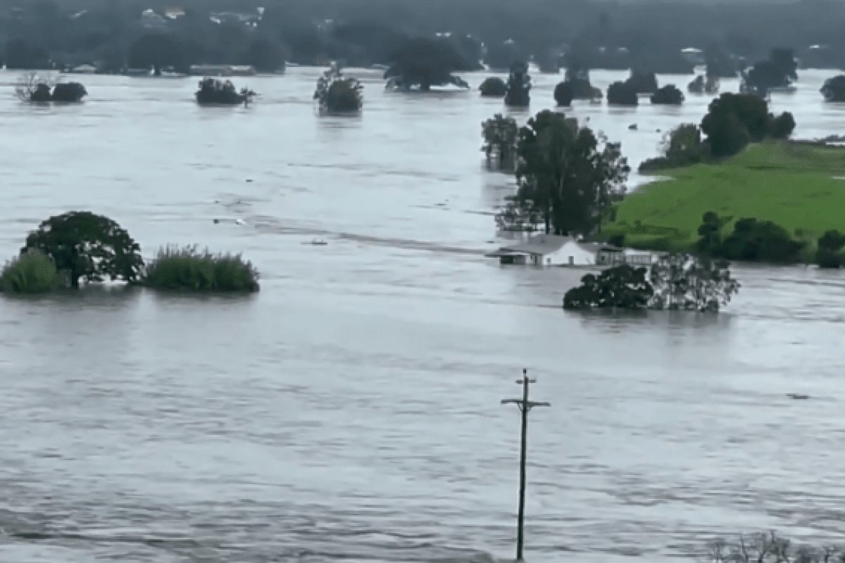 Inundações na Austrália deixam mais de 18 mil pessoas desalojadas