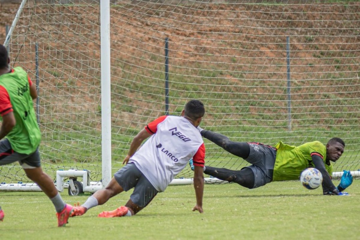 Vitória se prepara para enfrentar o CRB nesta quarta-feira (24)