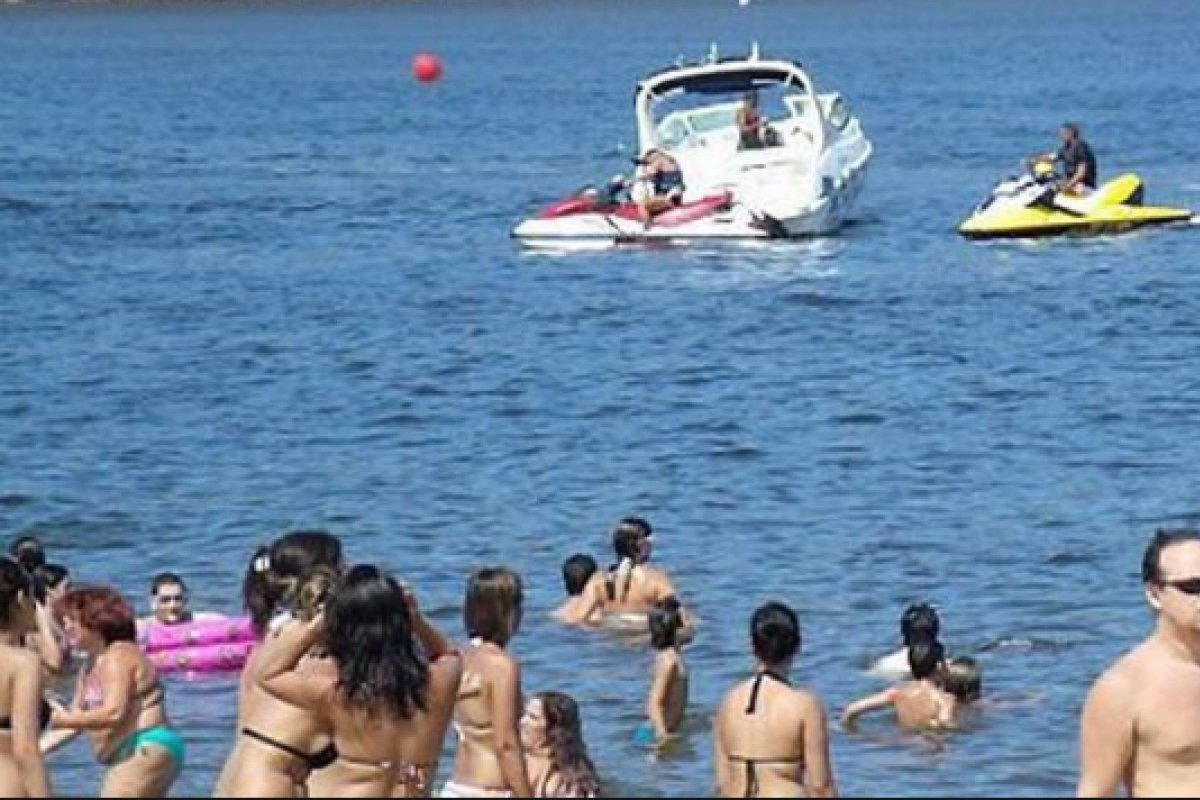 Mergulhadores e banhistas reclamam da falta de fiscalização marítima na praia do Porto da Barra