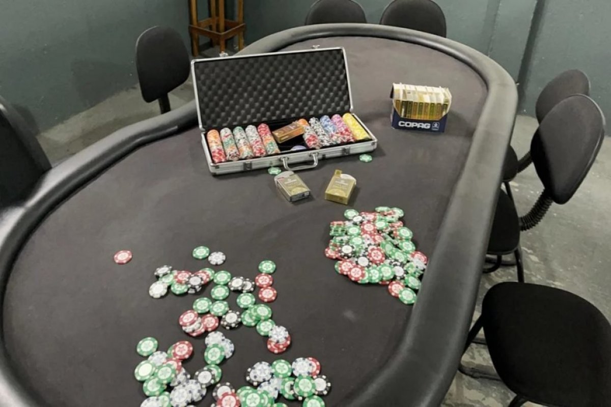 Polícia flagra aglomeração em cassino clandestino na Zona Leste de São Paulo