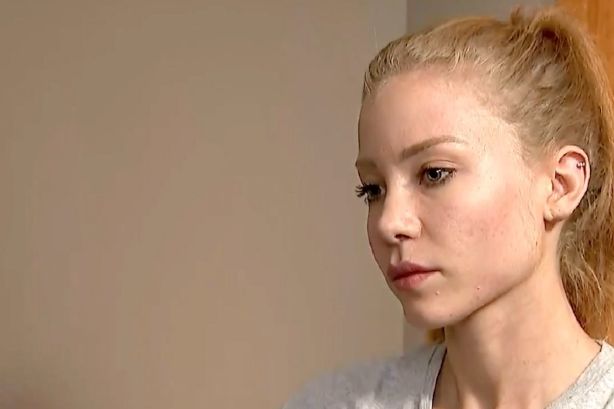 Najila vai à Justiça contra ex-marido por pensão alimentícia do filho