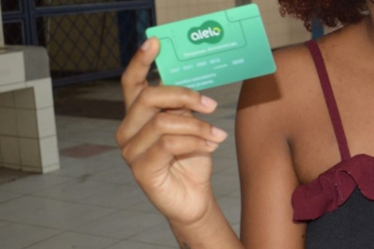 Pagamento do vale-alimentação para alunos da rede estadual é antecipado