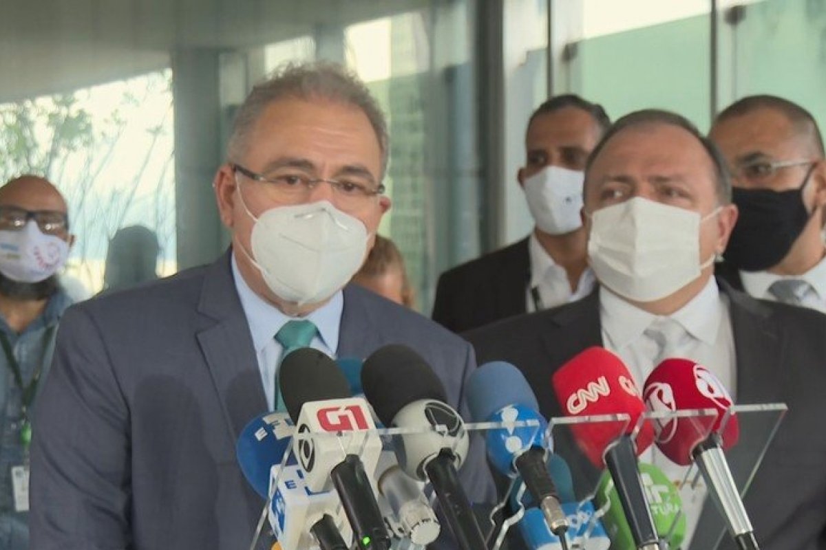 Marcelo Queiroga é empossado como ministro da Saúde por Bolsonaro