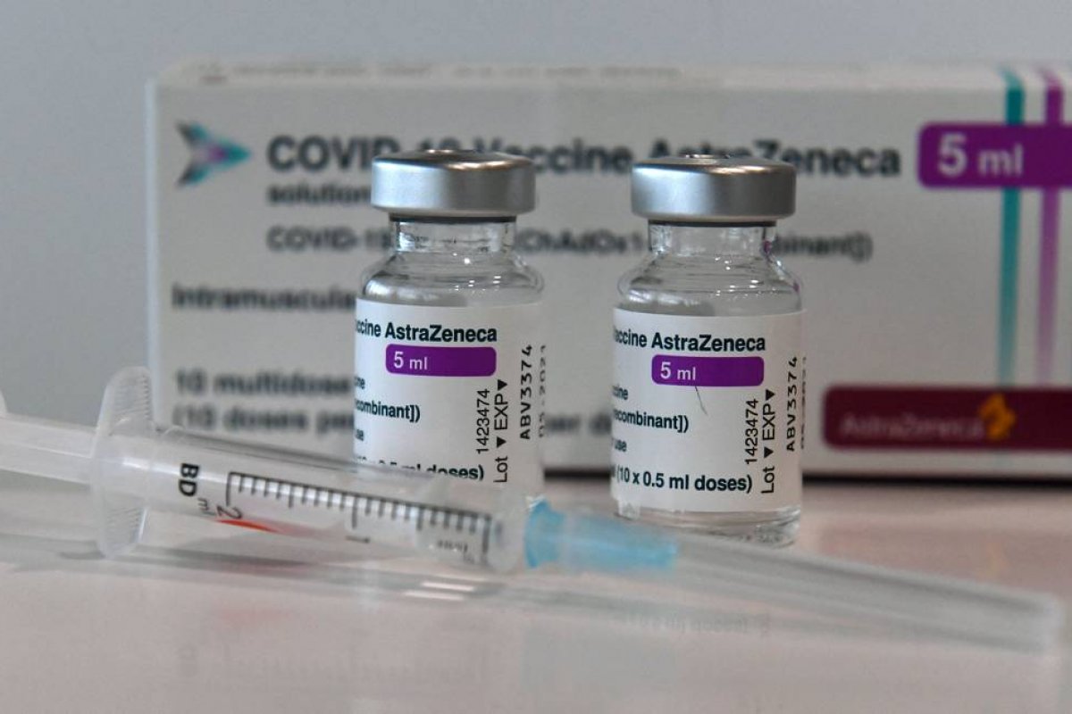 Covid-19: Anvisa inclui sono e diarreia como reações adversas na bula da vacina de Oxford