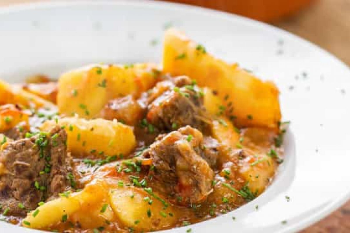 Aprenda a fazer uma deliciosa receita de 'Vaca Atolada'