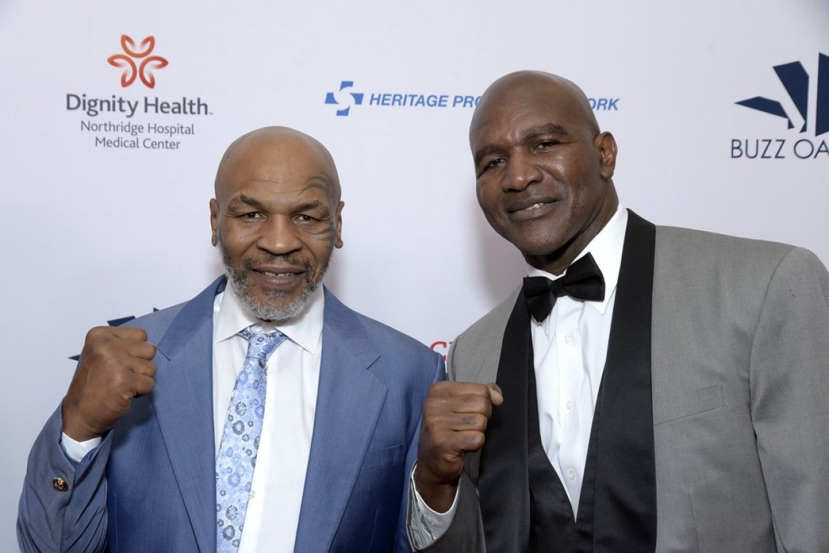 Mike Tyson anuncia luta contra Evander Holyfield para o mês de maio