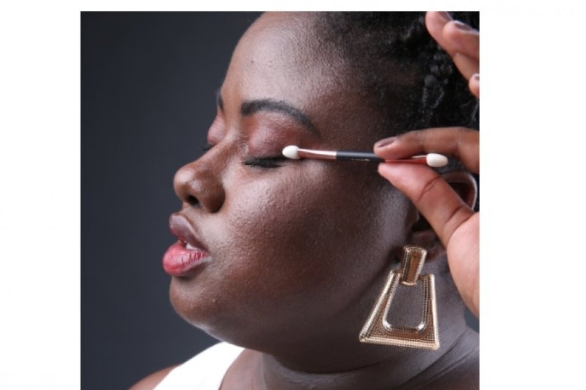 Make para os olhos: confira 3 dicas que destacam o olhar com o uso da máscara de proteção